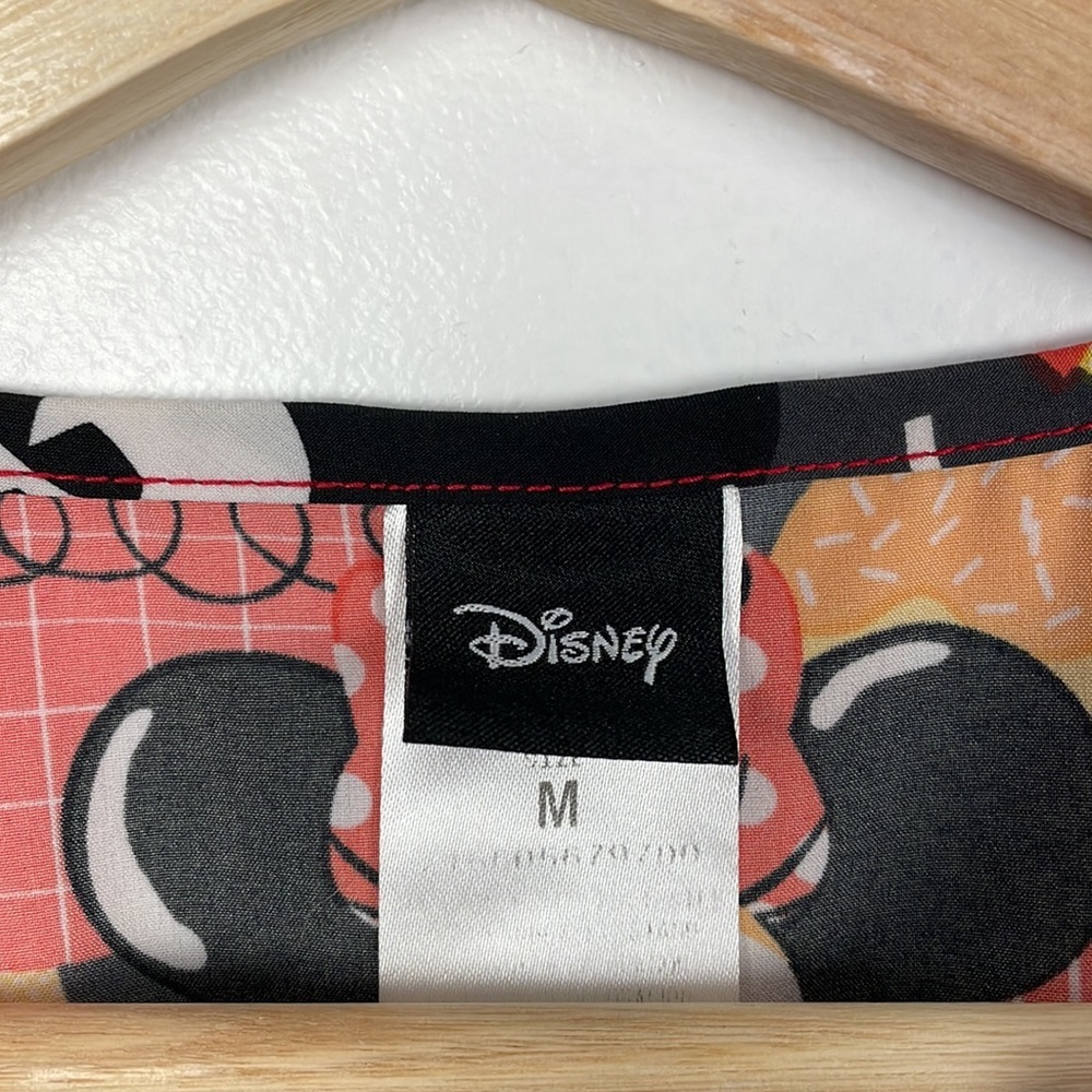 Disney Mickey Mouse short sleeve V neck 2 pocket pullover scrub top Size Medium - Picture 5 of 5